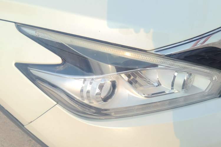 Used Nissan Murano 2019 2.5L XL Two-Wheel Drive Smart Connect Luxury Edition China VI Standard