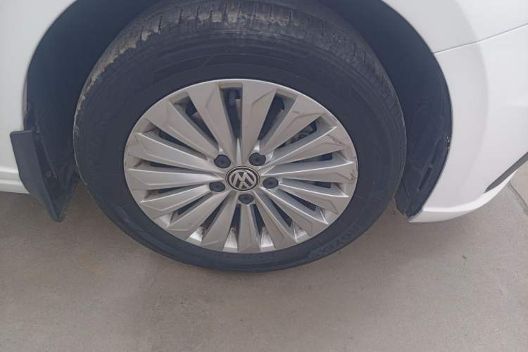 Used Volkswagen Lavida 2019 280TSI DSG Comfort Edition China VI standard Right Front Wheel Hub