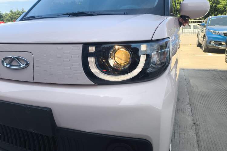 Used Chery New Energy QQ Ice Cream 2022 170km Sundae Phosphate Lithium-Ion