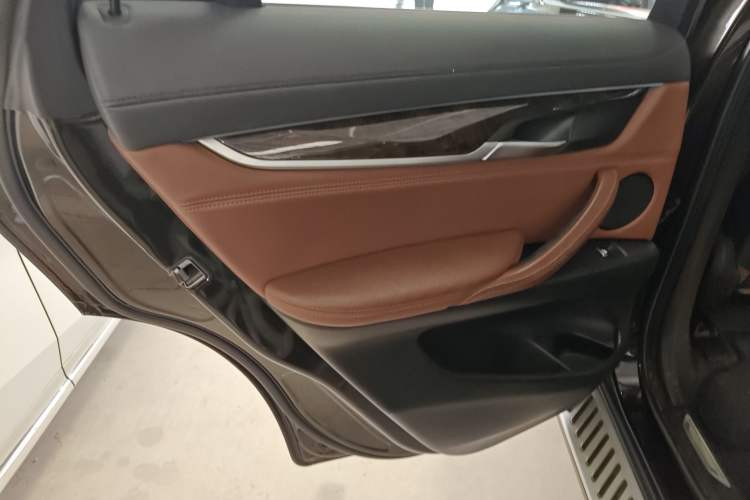 Used BMW X6 2015 xDrive28i
