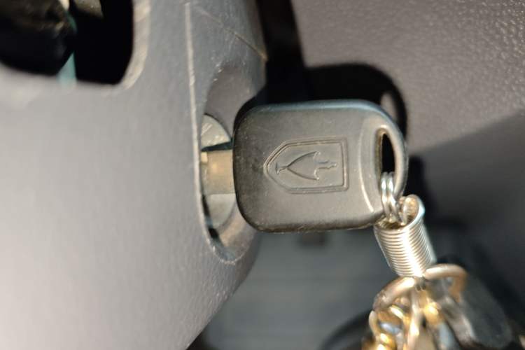 Used Jinbei Hiace X30 2021 1.5L Standard Version Air-Conditioner-Free Van China VI Emission Standard SWC15M Vehicle Key