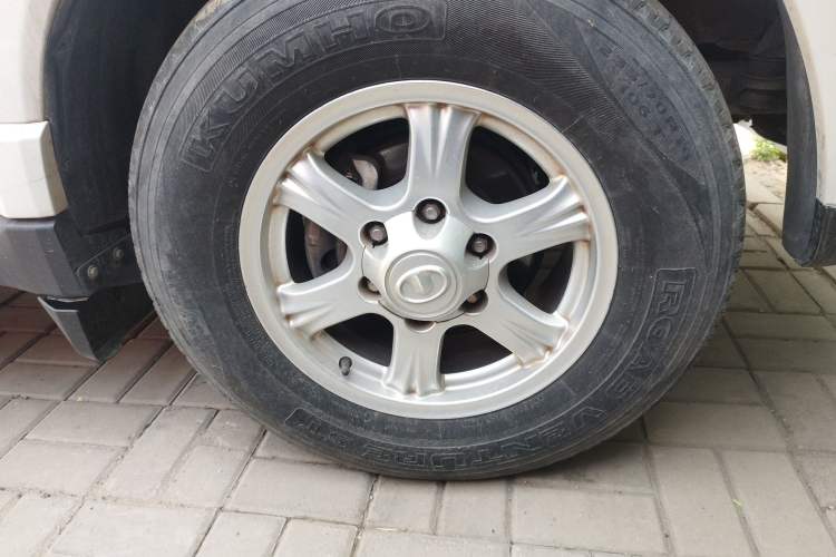 Used Haval H5 Classic 2011 Zhizun Edition 2.4L Four-Wheel Drive Deluxe Differential Version Right Front Wheel Hub