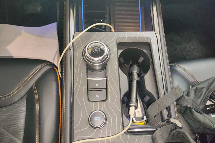 Used Ford Explorer 2024 2.3T EcoBoost Kunlun Peak Edition 7-Seater Gear Lever