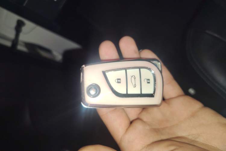 Used Toyota RAV4 2015 2.0L CVT Two-Wheel Drive Fashion Edition
