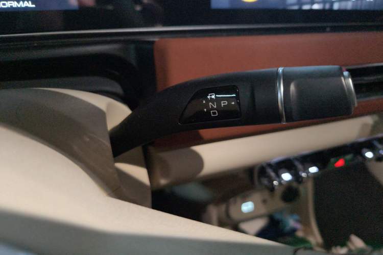 Used ORA Good Cat 2023 401 km Standard Range Comfort Version Lithium Iron Phosphate