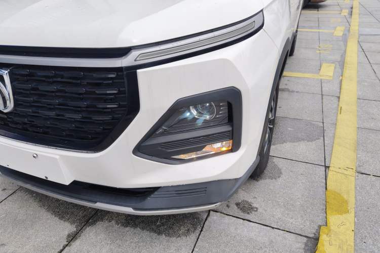 Used Baojun 530 2021 Global Car Anniversary Edition 1.5T Manual Luxury Model 6 Seats
