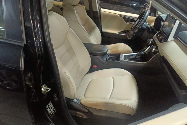 Used Toyota RAV4 2020 2.0L CVT Two-Wheel Drive Fashion PLUS Edition