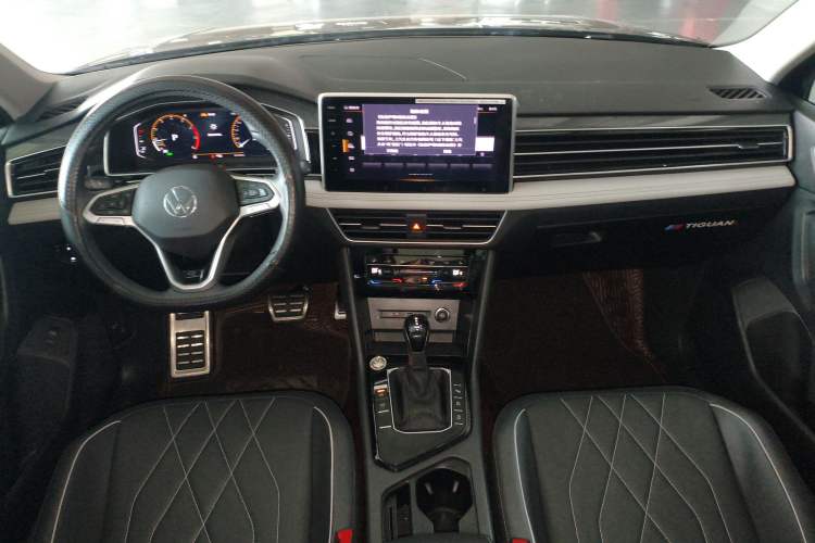 Used Volkswagen Tiguan L 2024 Outstanding Model 330TSI Automatic Two-Wheel Drive R-Line Dragon Glory Edition