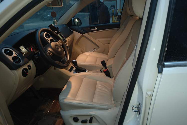 Used Volkswagen Tiguan L 2013 1.8 TSI Automatic All-Wheel Drive Luxury Model
