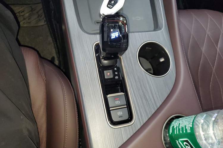 Used JETOUR X90 PRO 2024 2.0T DCT Prestige 7-Seater
