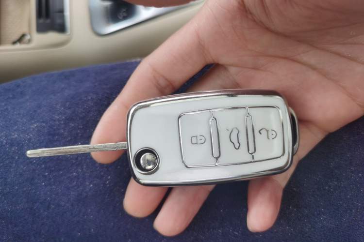 Used Volkswagen Tiguan 2010 2.0 TSI Automatic All-Wheel-Drive Elite Edition Vehicle Key