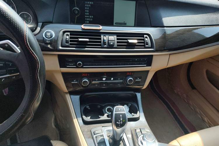 Used BMW 5 Series 2012 535Li Leading Model
