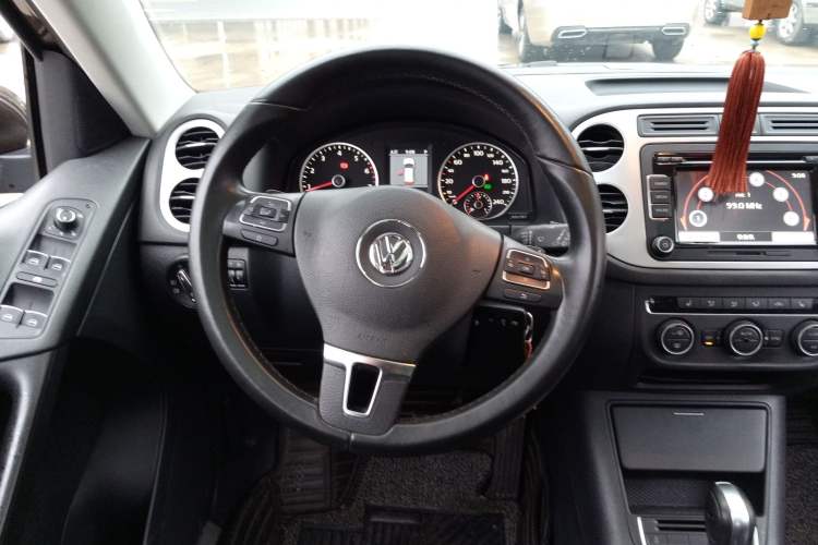 Used Volkswagen Tiguan 2013 1.8TSI Automatic Two-Wheel Drive Luxury Model Steering Wheel