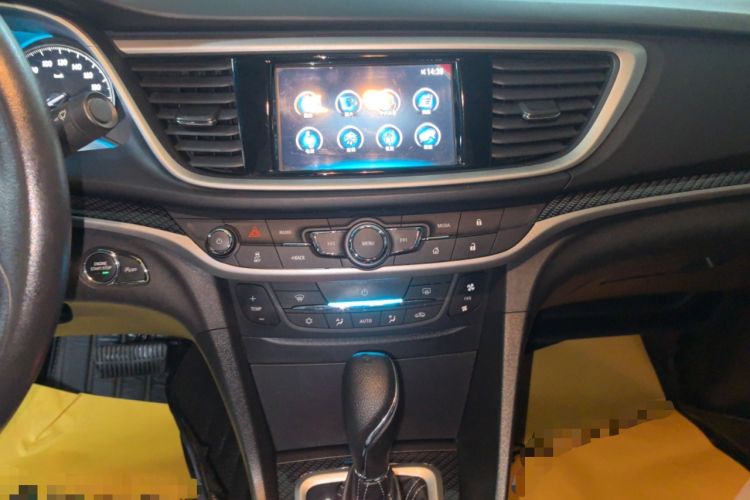 Used Buick GT 2017 15N Automatic Deluxe Edition Audio And AC Panel