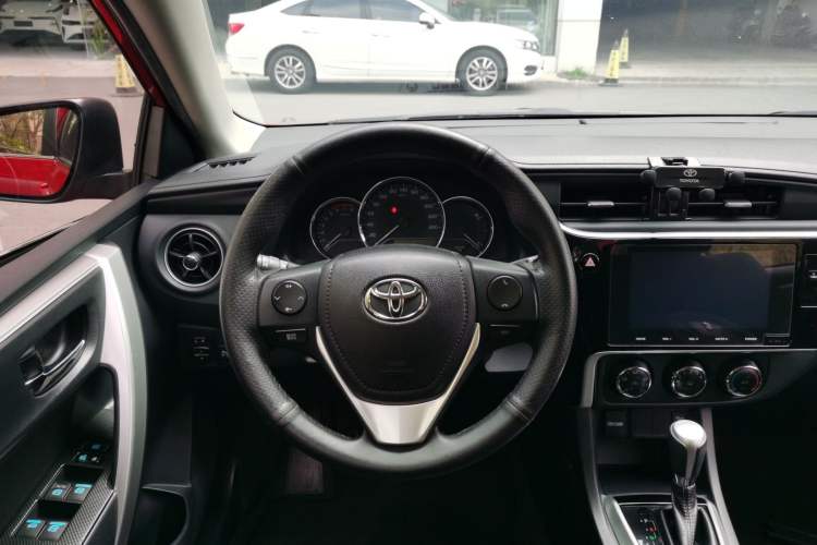 Used Toyota Levin 2017 Revised 185T CVT Elite Edition China V Standard Steering Wheel