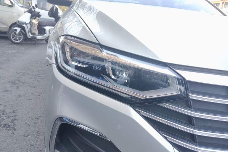 Used Volkswagen Lavida 2023 Revised Version 1.5L Automatic 5 Millionth Edition Right Front Headlight