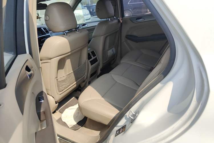 Used Mercedes-Benz M-Class 2012 ML 300 Left Rear Seat