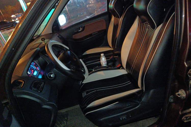 Used Haima S7 2013 2.0L Automatic ZhiZhen Version
