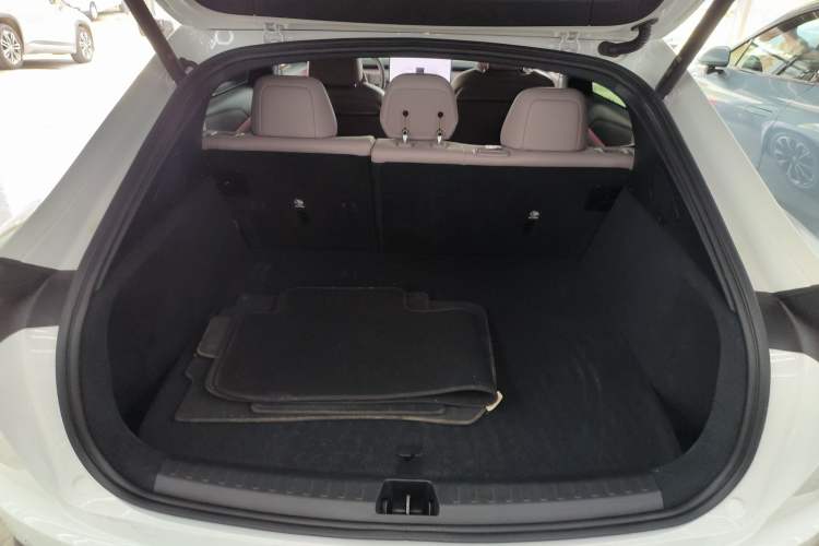 Used ONVO L60 2024 60 kWh Rear-Drive Version Trunk