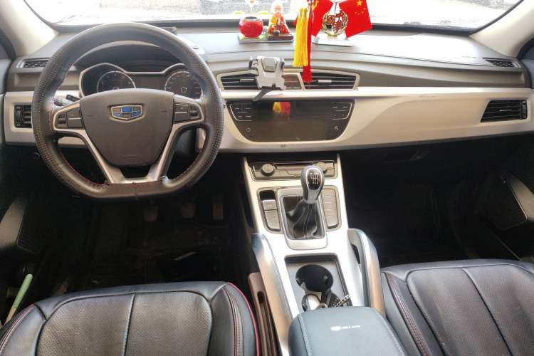 Used Geely Auto Emgrand X7 Sport 2016 2.0L Manual ZhiShang Version Center Console