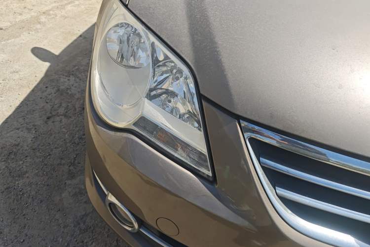 Used Volkswagen Bora 2012 1.6L Automatic Fashion Edition Right Front Headlight