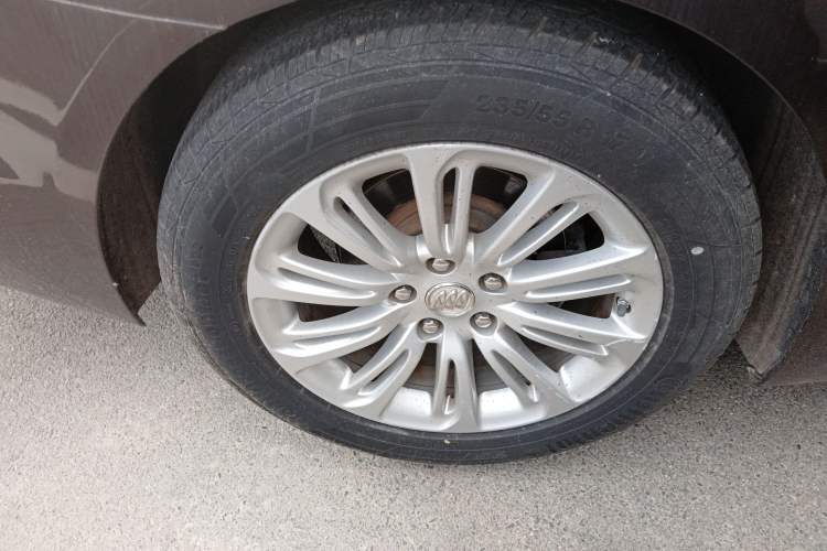 Used Buick LaCrosse 2016 20T Elite Edition Right Rear Wheel Hub