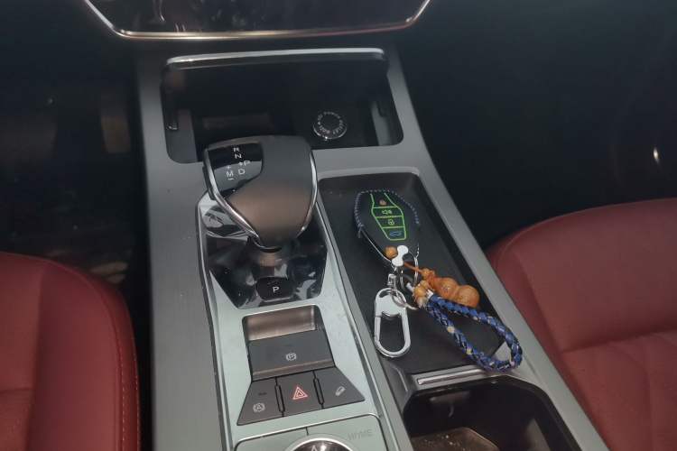 Used JETOUR X70 PLUS 2024 Champion Edition 1.5T DCT Champion MAX 5-Seater Gear Lever