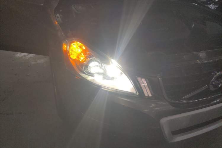 Used Volvo XC60 2013 T5 Zhiya Edition Right Front Headlight