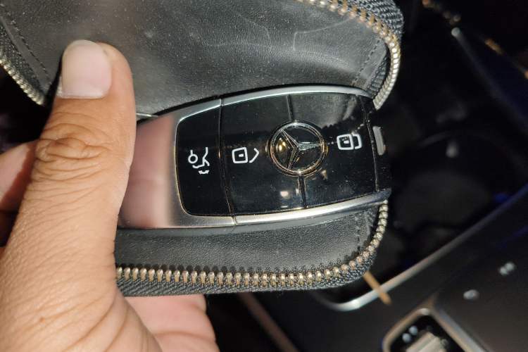 Used Mercedes-Benz E-Class New Energy 2021 E 350 e L Plug-in Hybrid Sports Sedan
