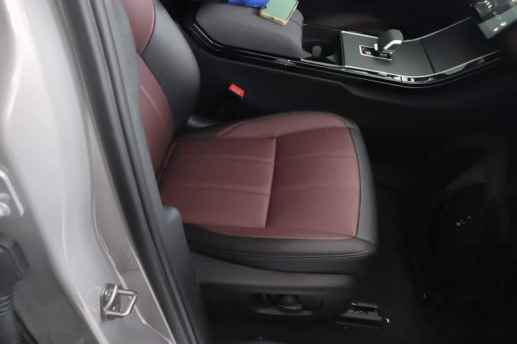 Used Land Rover Range Rover Evoque 2024 Aurora L 249 PS Prestige Light-Chasing Edition