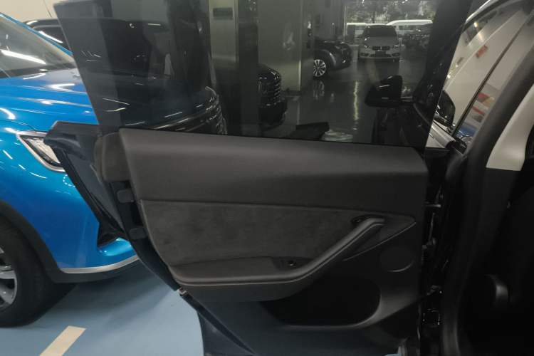 Used Tesla Model Y 2021 Long-Range All-Wheel-Drive Version