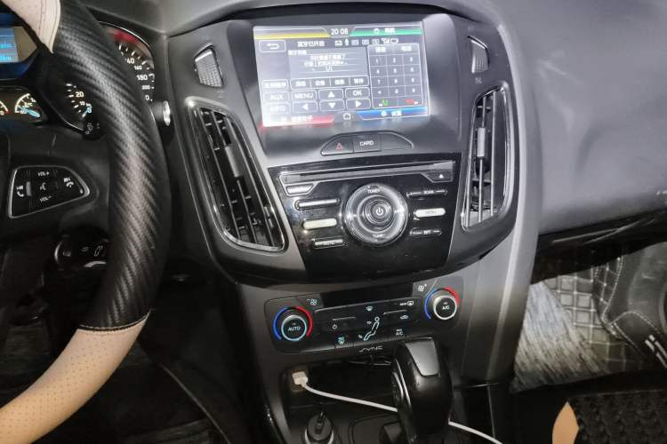 Used Ford Focus 2015 Sedan EcoBoost 125 Automatic Supreme Style Edition