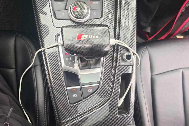 Used Audi A4L 2017 Plus 40 TFSI Ambition Model Gear Lever