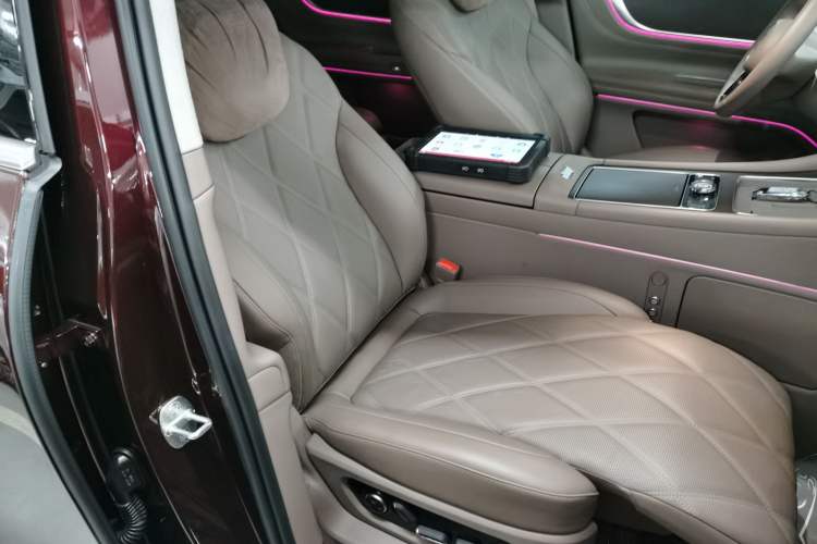 Used Hima AITO M9 2025 Extended-Range Max Version 52 kWh 5-Seater Edition