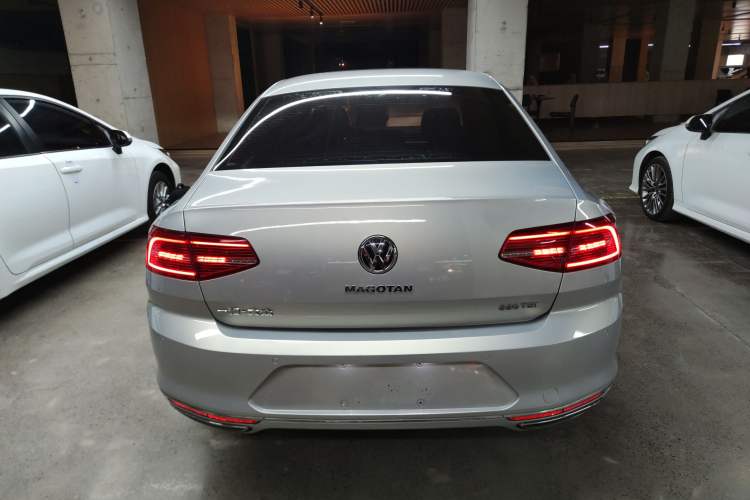 Used Volkswagen Magotan 2018 Facelift 330TSI DSG Luxury Model
