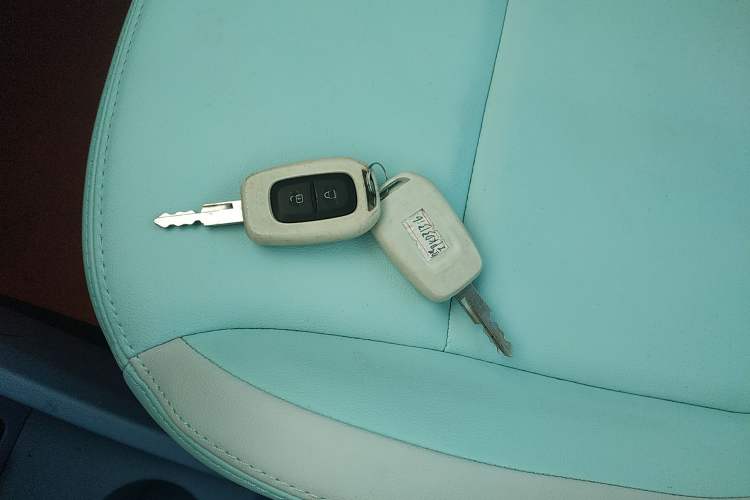 Used Dongfeng NAMMI BOX 2022 Chasing Wind Edition 331 km Standard Model Interior 1