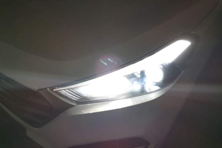 Used Hyundai Tucson 2018 1.6T Dual-Clutch Two-Wheel Drive 15th Anniversary Special Edition
