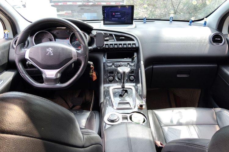 Used Peugeot 3008 2013 1.6THP Automatic Prestige Edition Center Console