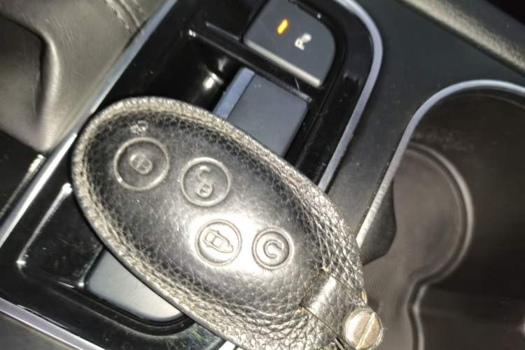 Used BYD Song MAX 2018 1.5T Automatic Smart Connect Elite Model with 6 Seats Interior 1