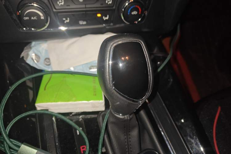 Used Dongfeng Fengon S560 2019 1.8L CVT Elite Model Gear Lever