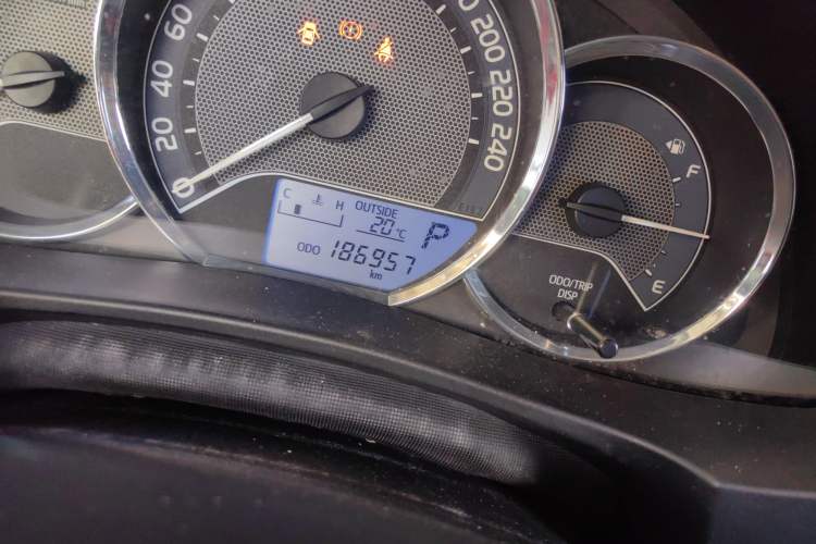 Used Toyota Corolla 2017 Revised Version 1.6L S-CVT GL Odometer Close Up