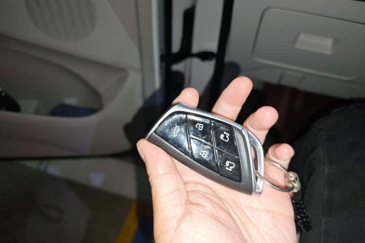 Used SAIC MAXUS G90 2024 2.0T Xinghan Seven-Seater Version