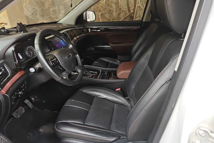 Used GAC Trumpchi GS8 2017 320T Two-Wheel Drive Luxury Edition (7 Seats) Left Front Seat