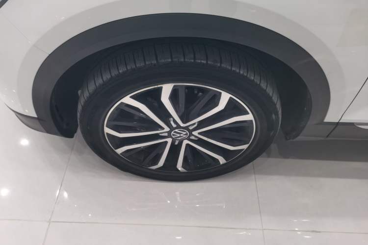 Used Volkswagen T-ROC 2021 280TSI DSG Two-Wheel Drive Comfort Connect Edition