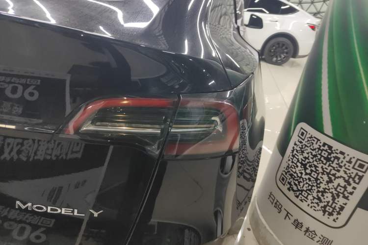 Used Tesla Model Y 2023 Long-Range All-Wheel-Drive Version
