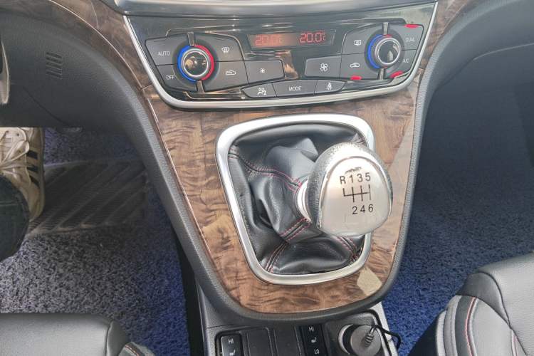 Used Haval H6 2015 Sport Edition 1.5T Manual Two-Wheel Drive Elite Model
