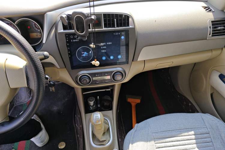 Used Nissan Sylphy 2016 Classic 1.6XE Manual Comfort Edition Audio And AC Panel