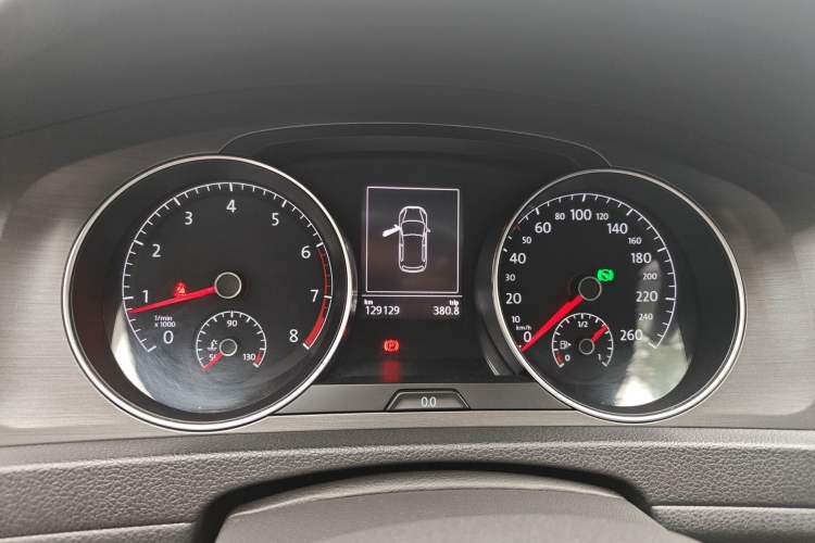 Used Volkswagen Golf 2016 230TSI Automatic Comfort Version Instrument Cluster