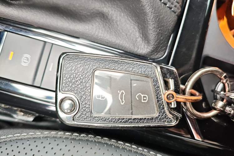 Used Volkswagen Passat 2025 Outstanding Model 380TSI Starry Dragon Glorious Edition Vehicle Key