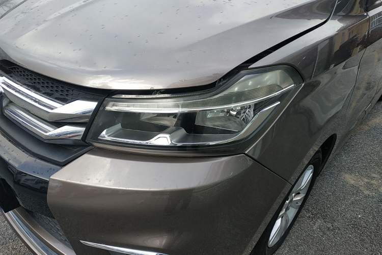 Used Huasong 7 2017 2.0T Automatic Standard Edition
